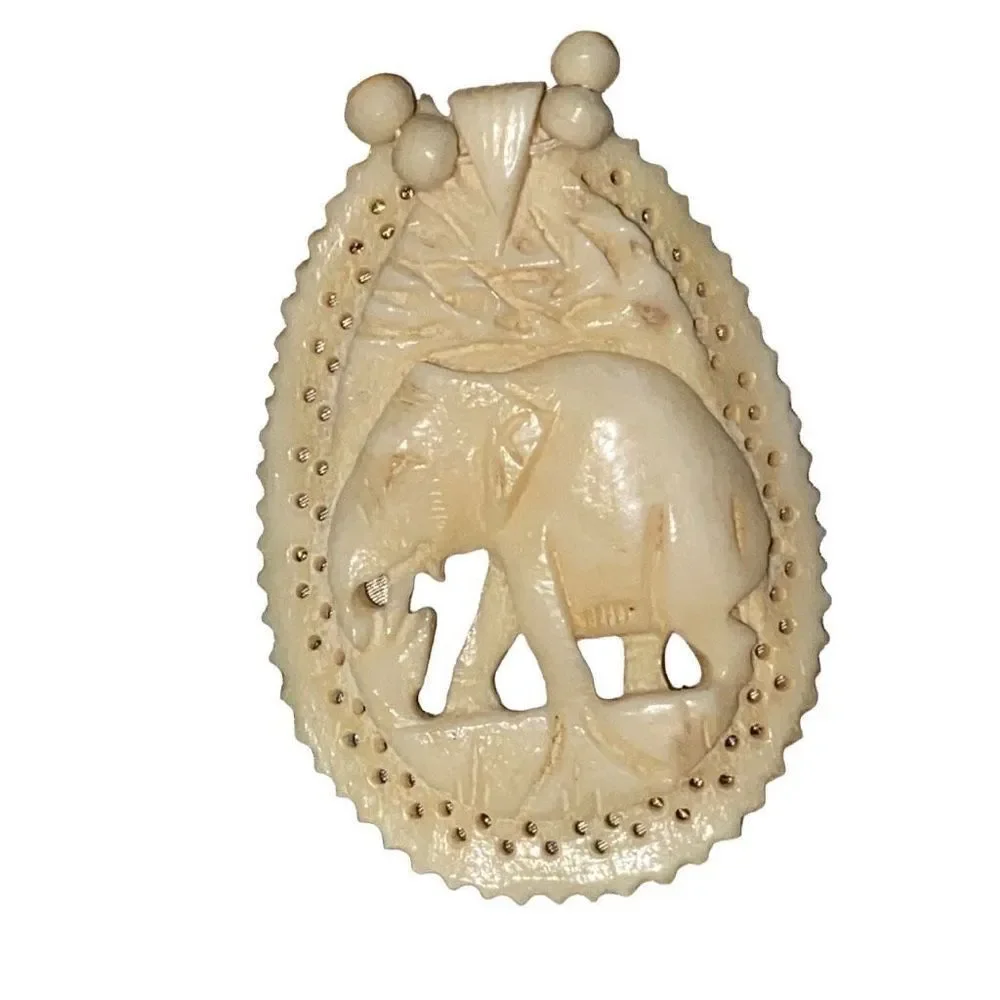 Vintage 1950s Carved Bovine Bone Elephant Necklace 26in With 2in Pendant - Picture 2 of 5